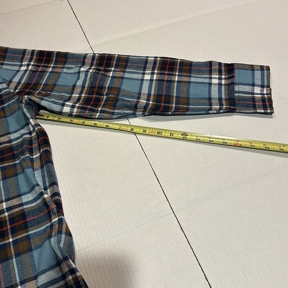 Eddie Bauer striped plaid flannel button down shirt 100% cotton w front pocket - Picture 4 of 10